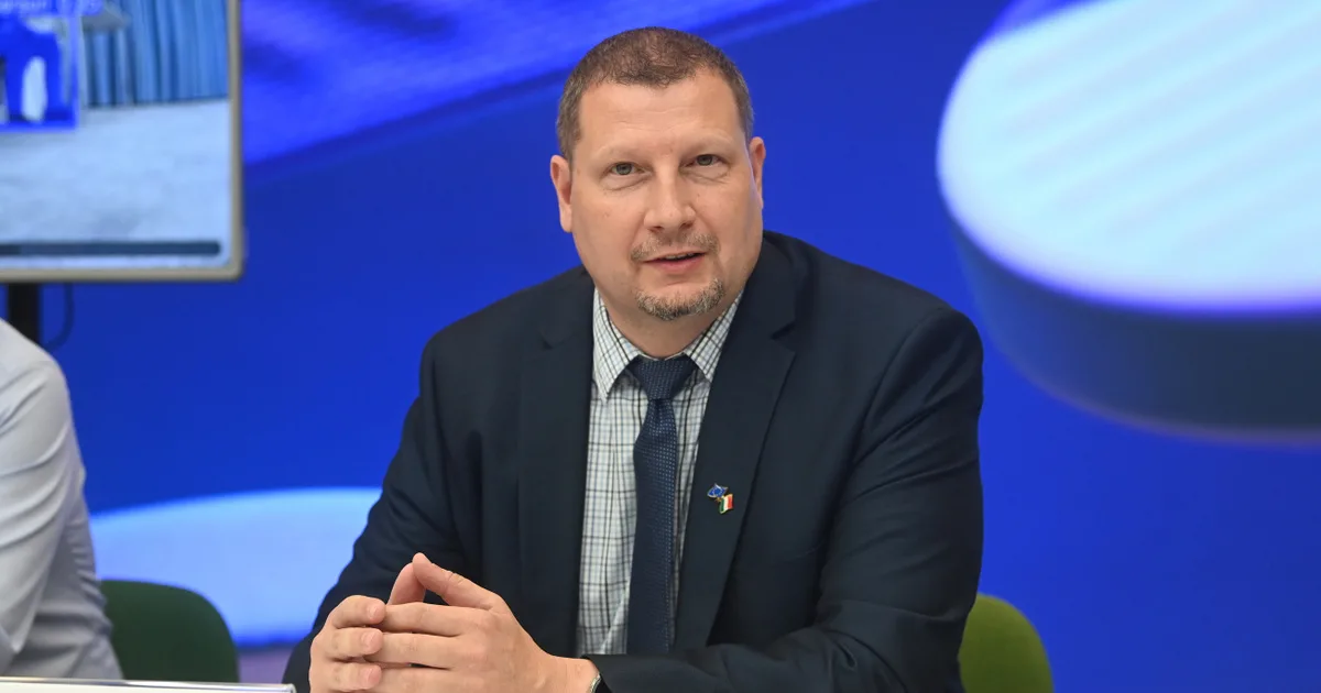 Államtitkár: etikátlan a HUN-REN-vezetők bónuszolása