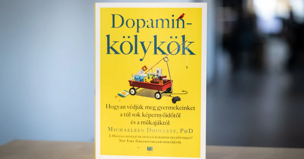 Csendben besurran a nappaliba, velünk tart az autóban, sőt az ágyba is