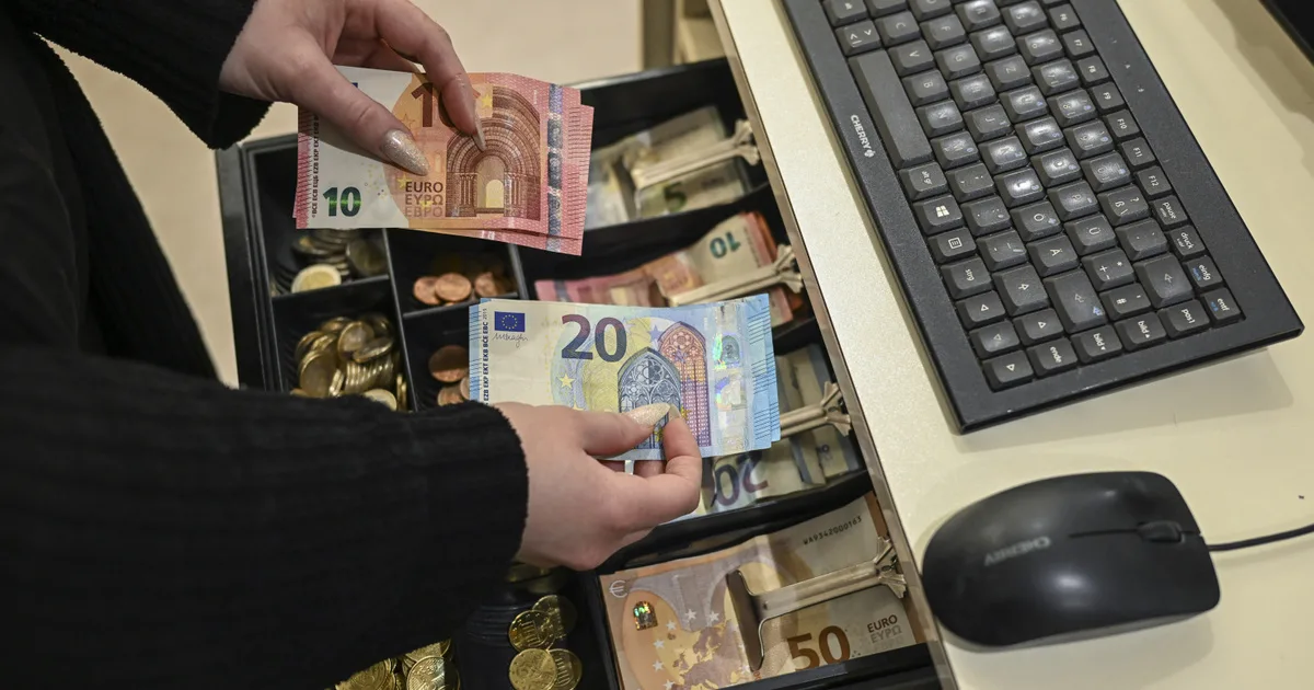 Egy nagy befektetőház szerint legkorábban ekkor vezethetik be az eurót