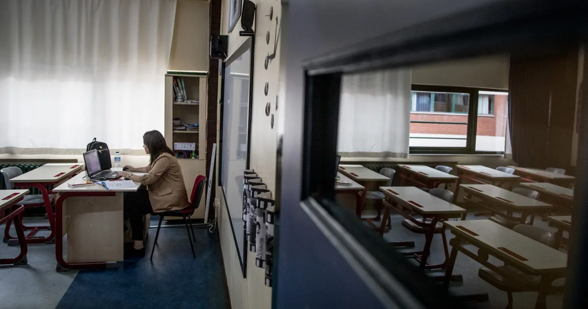 Gyökeresen változik a pedagógustovábbképzés, a gyakornokok is könnyebb helyzetbe kerülnek