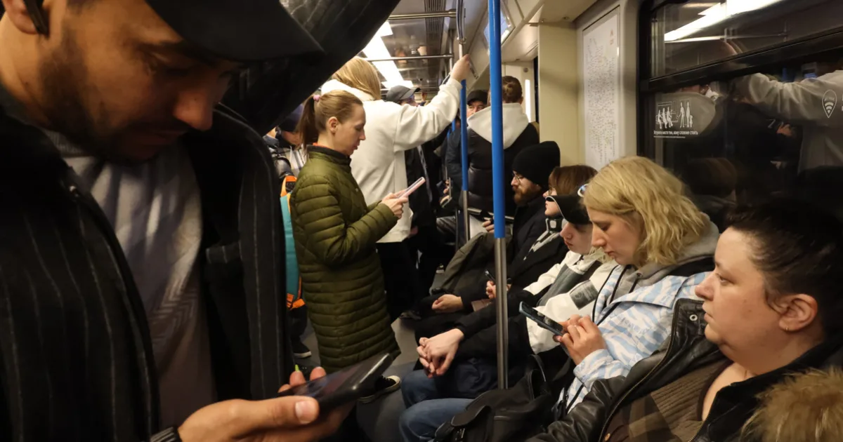 Kémkedhat a telefonon az orosz szuperapp, tízmilliókat kényszerítenek a használatára
