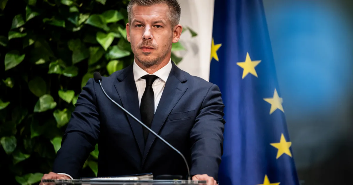 Magyar Péter rendkívüli bejelentést tesz, megrázó gyermekvédelmi jelentést mutatnak be