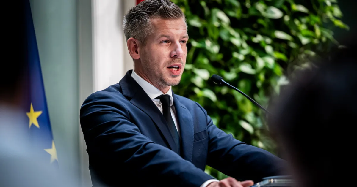 Magyar Péter rendkívüli bejelentést tett, a kormány lép az elszálló üzemanyagárak ügyében