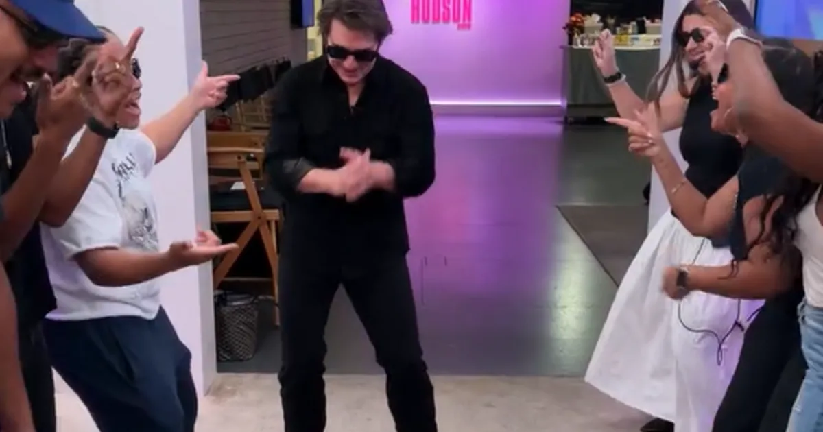 Tom Cruise ismét felelevenítette a Kockázatos üzlet ikonikus táncjelenetét