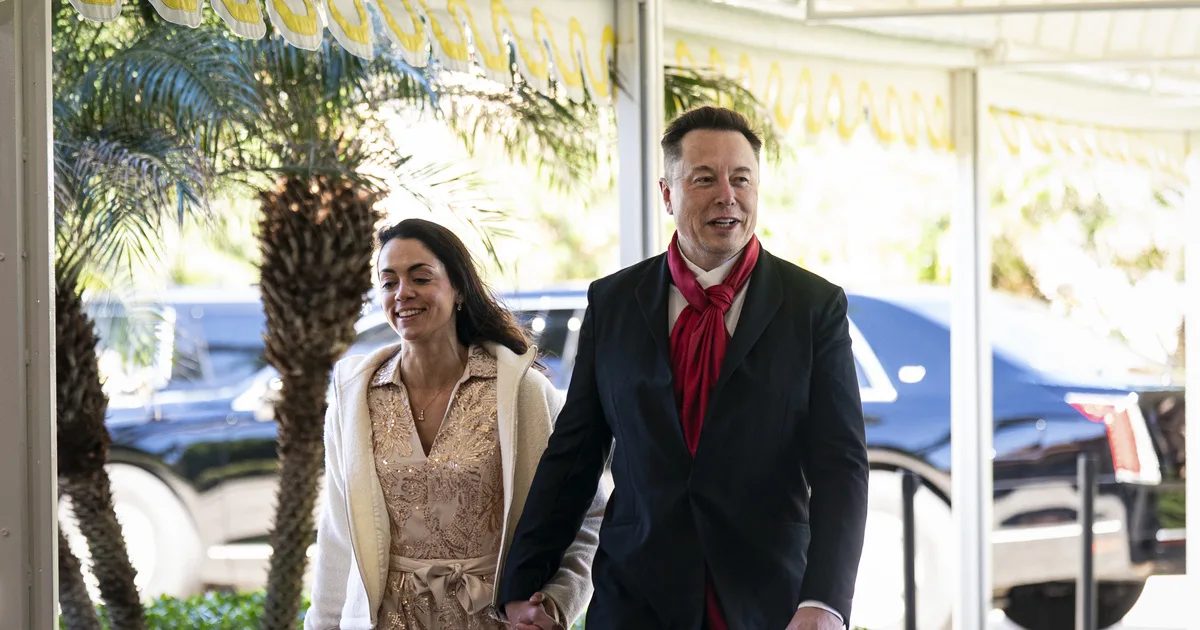 Elon Musk szerelmet vallott neki, majd faképnél hagyta négy gyermeke anyját