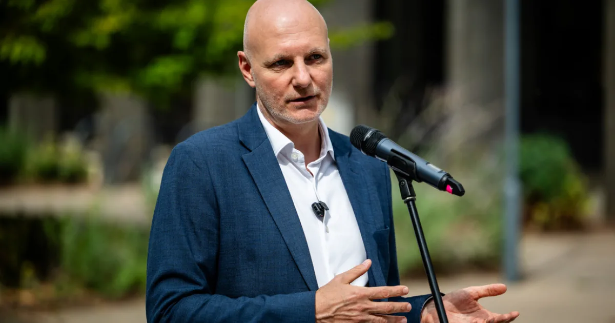 Kormányzati oldalak álltak le, Tanács Zoltán kockázatra figyelmeztet