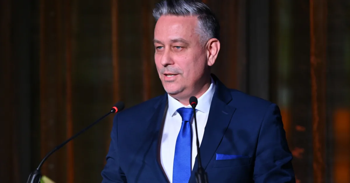 Magyar Péter aláírta, ex-helyettes államtitkár is távozik a kormányból