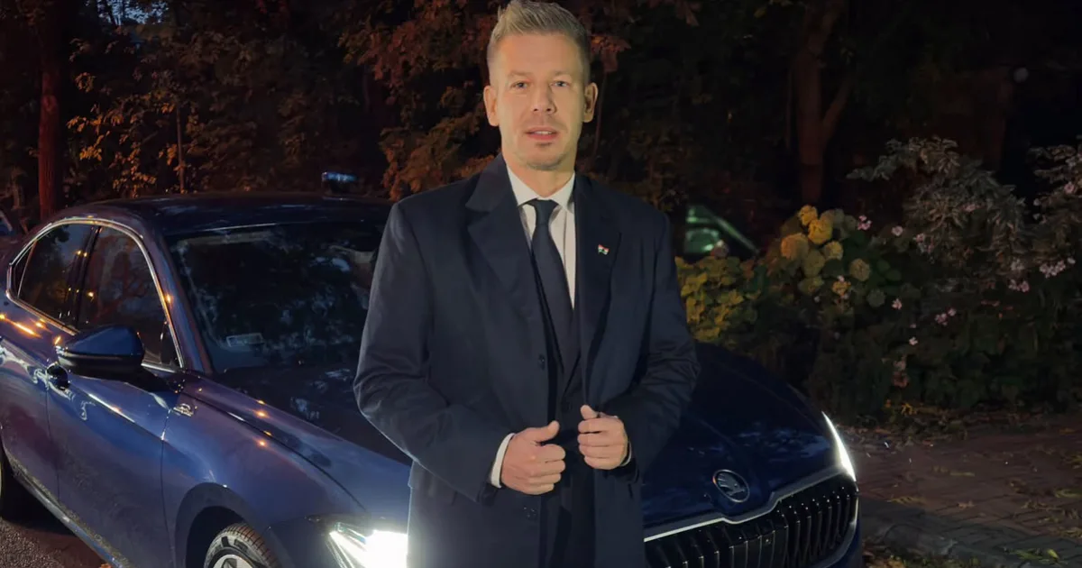 Magyar Péter Prágába indult, és a közlekedési eszközével üzent a korábbi kormánynak