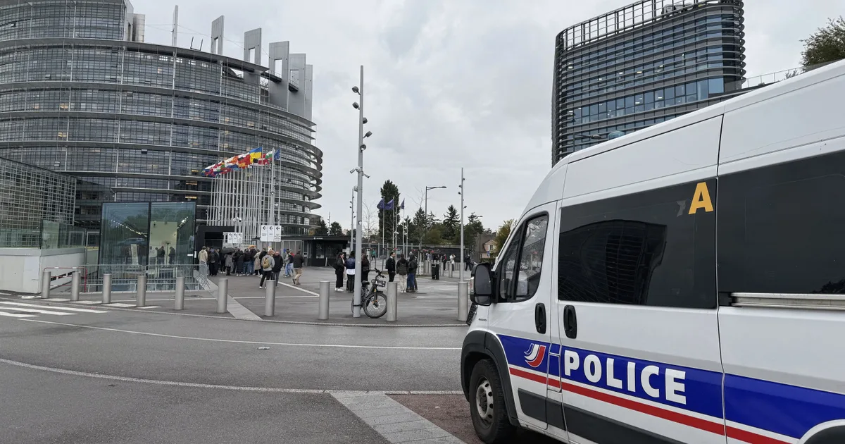 Razzia az Európai Parlamentben a Patrióták Európáért frakció tagjainál