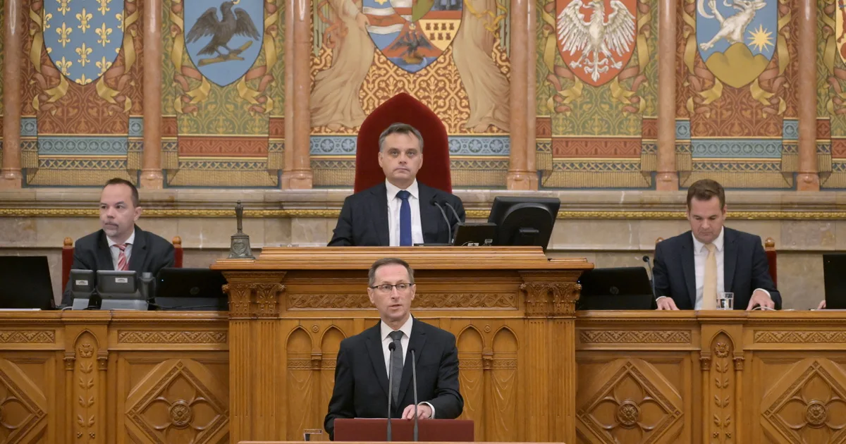 Varga Mihály nyolc pontot vázolt fel a parlamentben